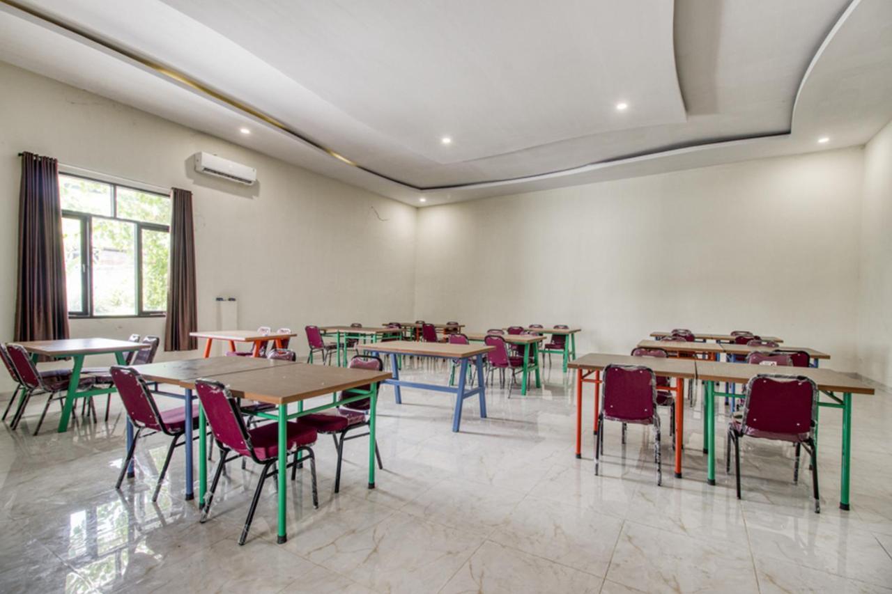 Reddoorz Plus @ Flory Hotel Γιογκιακάρτα Εξωτερικό φωτογραφία