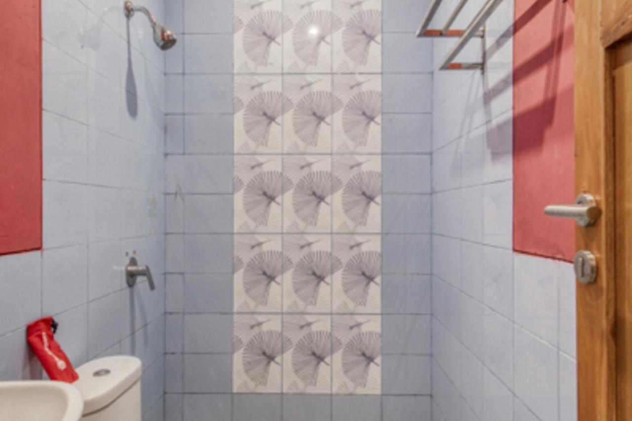 Reddoorz Plus @ Flory Hotel Γιογκιακάρτα Εξωτερικό φωτογραφία