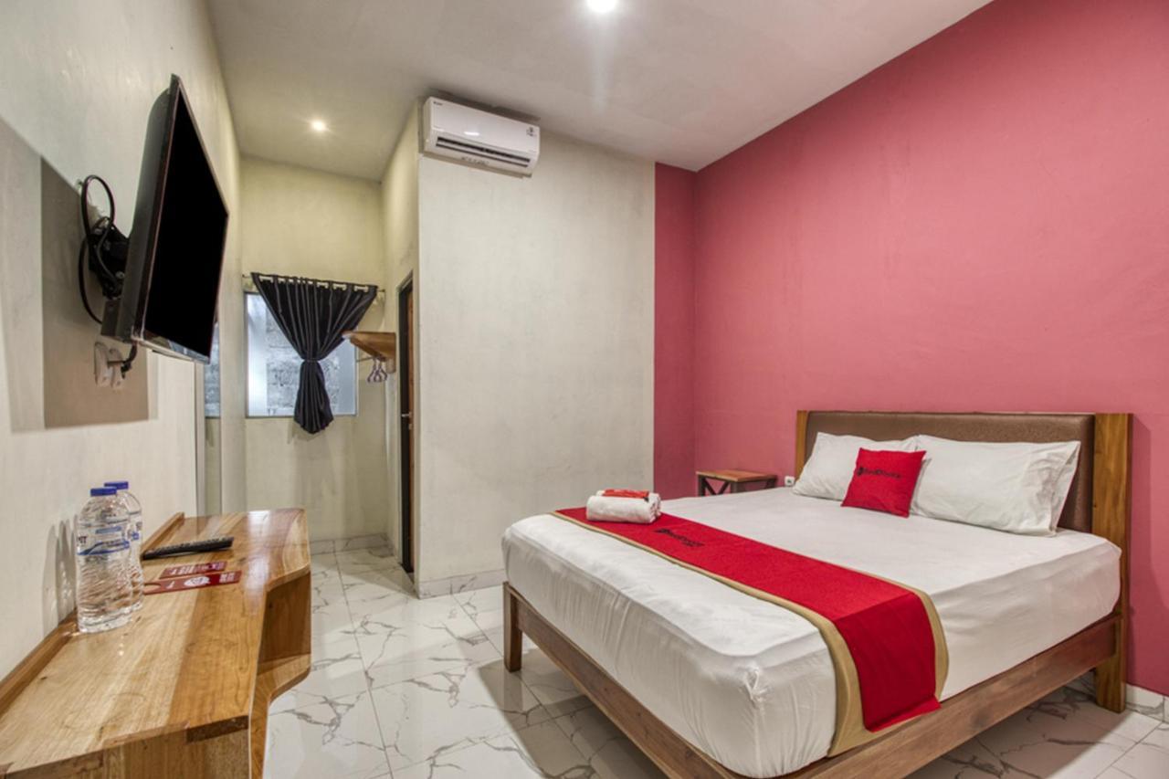 Reddoorz Plus @ Flory Hotel Γιογκιακάρτα Εξωτερικό φωτογραφία