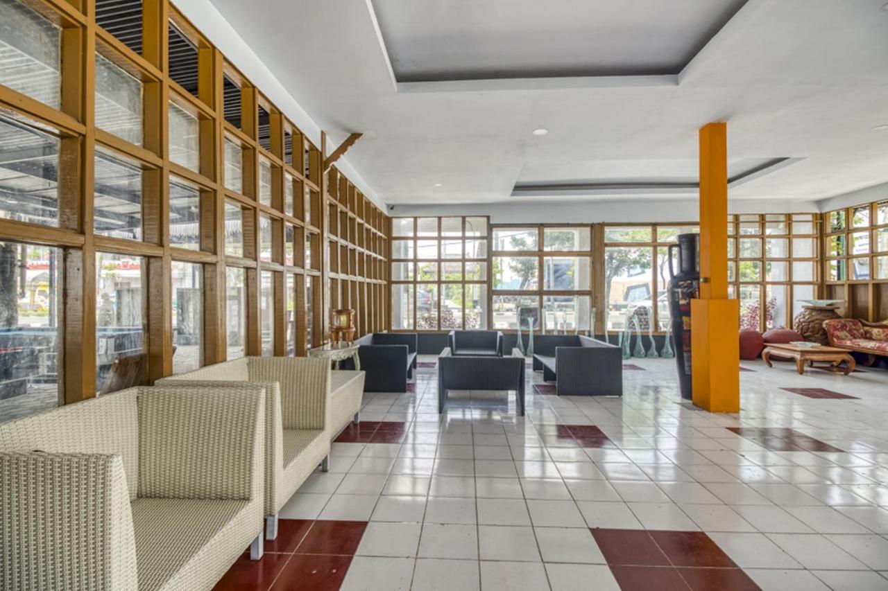 Reddoorz Plus @ Flory Hotel Γιογκιακάρτα Εξωτερικό φωτογραφία