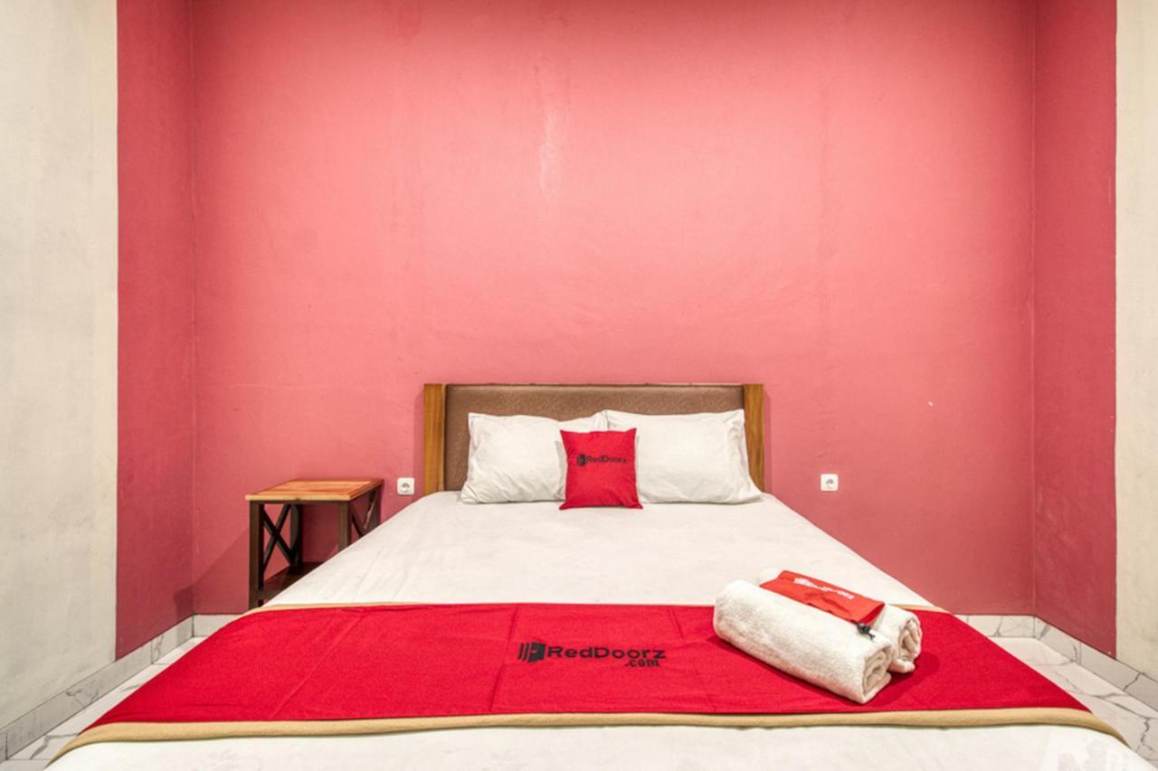 Reddoorz Plus @ Flory Hotel Γιογκιακάρτα Εξωτερικό φωτογραφία